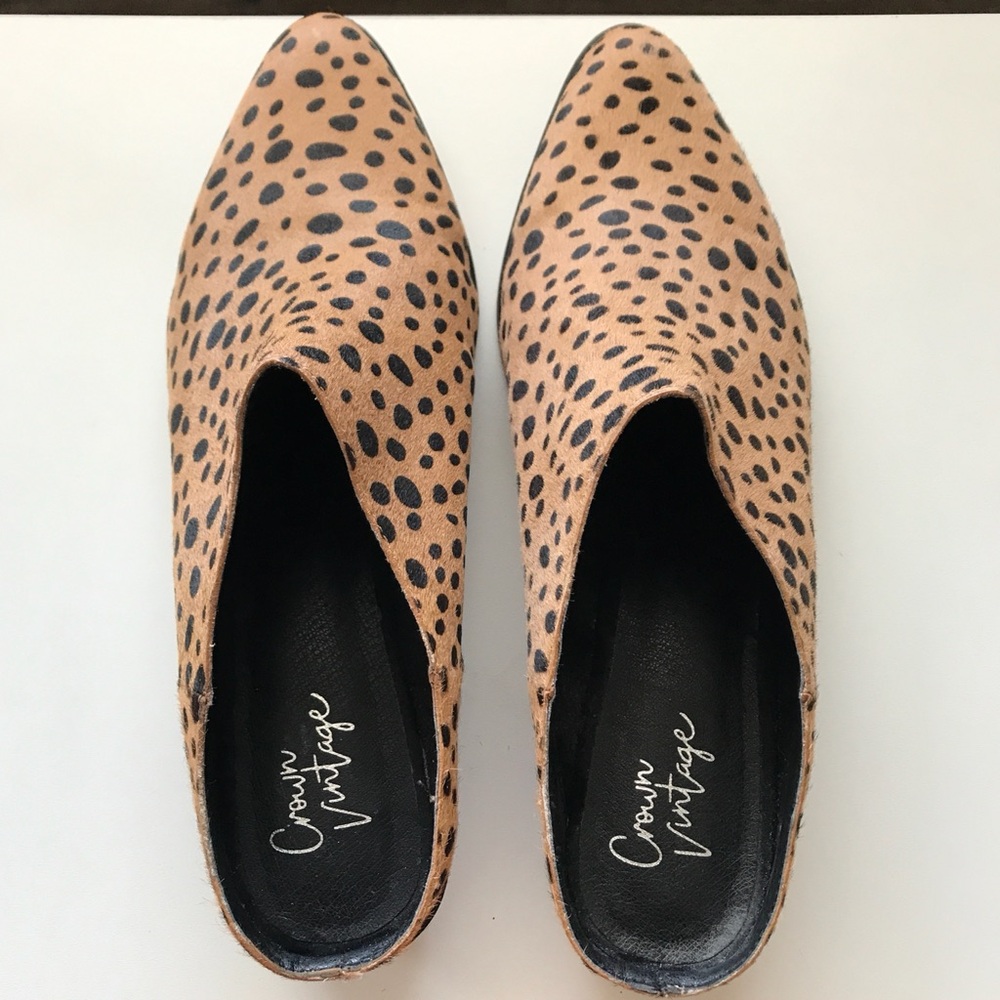 Crown Vintage Tan and Black Fur Slip On Mules Size 7